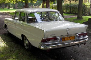 Zabytkowy Mercedes